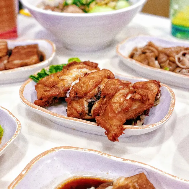 幾蚊一個配料,仲以為係細細件🫢點知係成碟,依個真係估佢唔到🤣炸雞髀係加$9