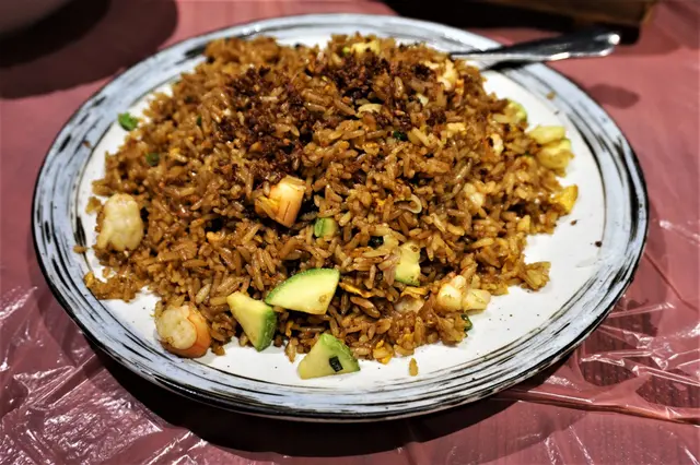 黑蒜蝦仁炒飯