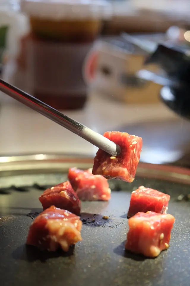 貓抓洋蔥牛小粒