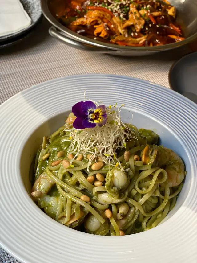 味道偏淡,嘴唇除咗一開始第一啖食會有明顯嘅麻感外,之後都沒有