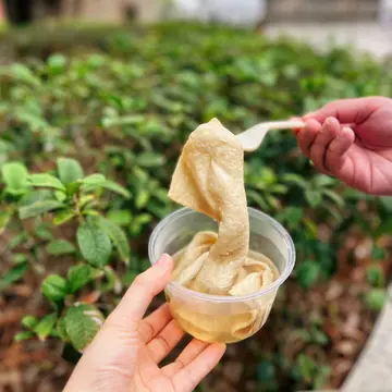 魚糕串配昆布湯