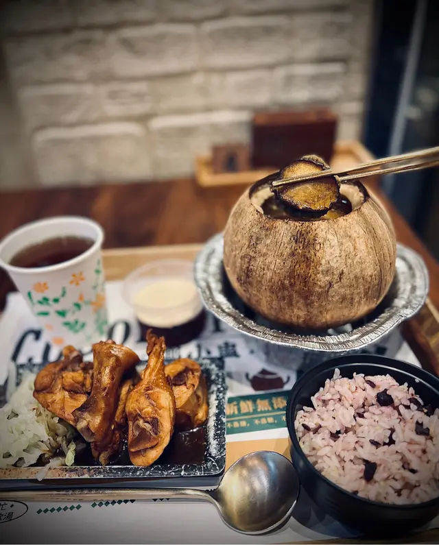 玫瑰露豉油大雞髀(跟紫薯飯、特色茶、啫喱)