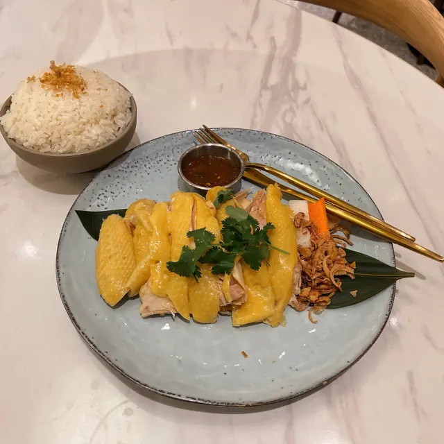 無骨海南雞(半隻) 配 雞油香飯