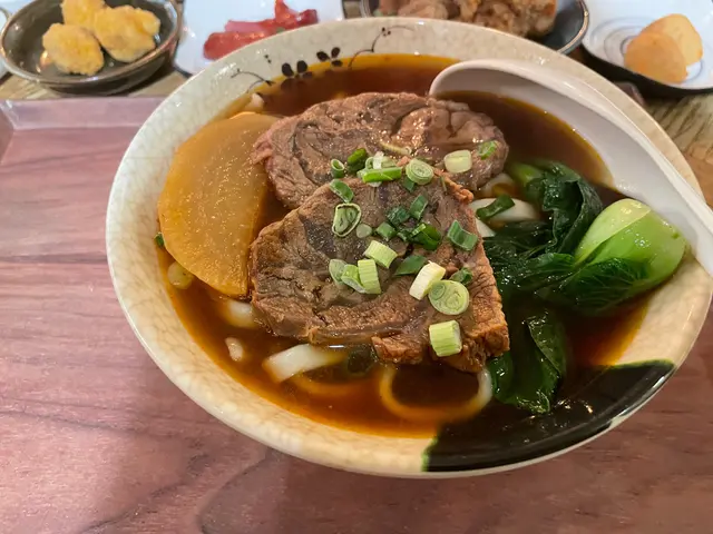 眷村紅燒牛肉麵