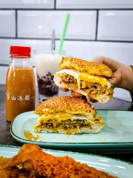 經典芝蛋牛肉漢堡包