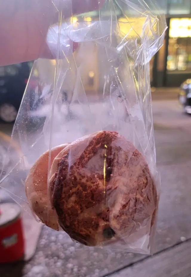 如果買兩件,就只得一個透明膠袋裝,很容易出倒汗水