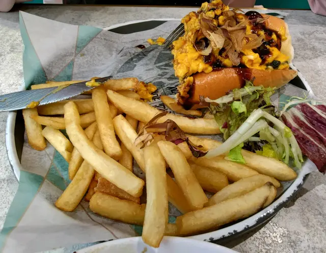 照燒鰻魚玉子熱狗併薯條