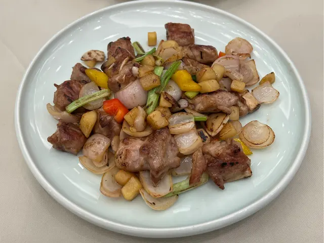 不是生炒骨,而是香酥的肉排