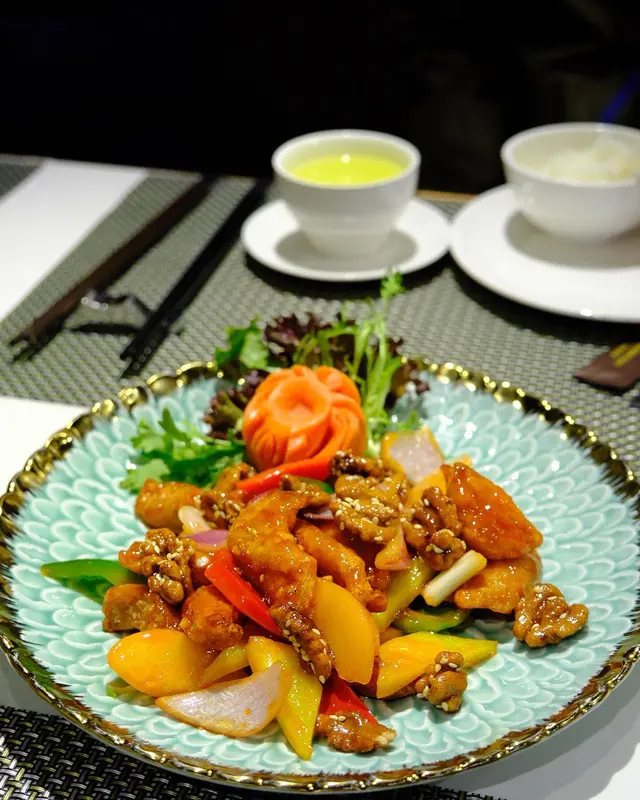 琥珀蜜桃咕嚕肉