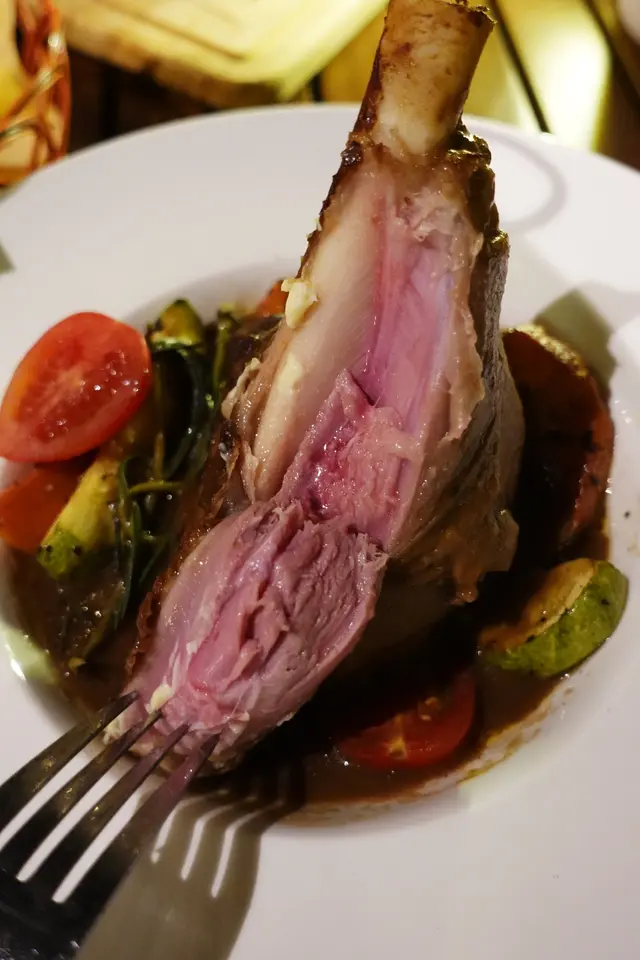 經典紅酒香草燴羊膝