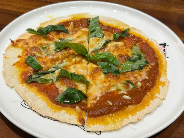 這一個非常美味，Pizza應該是要食薄的，羅勒味道非常香，就算平時不吃herbs，味道容易接受✨