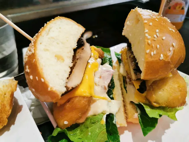 大烤菇鱈魚柳漢堡