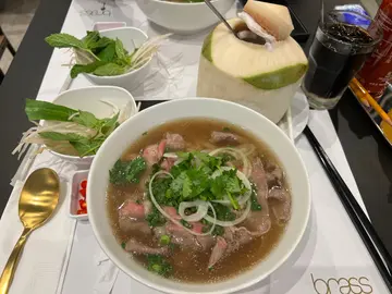 生牛肉汤河