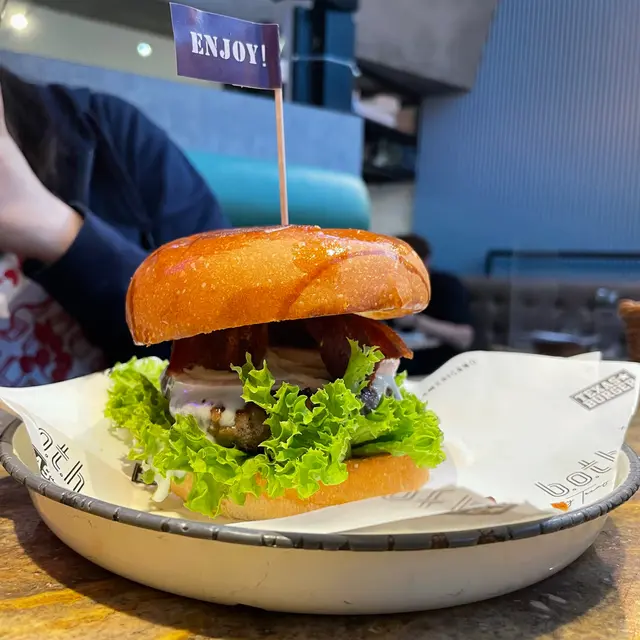 藍芝士牛肉漢堡