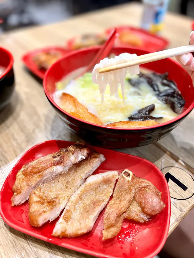 生炸豬排好脆香,我仲拎咖喱沾豬扒🤭