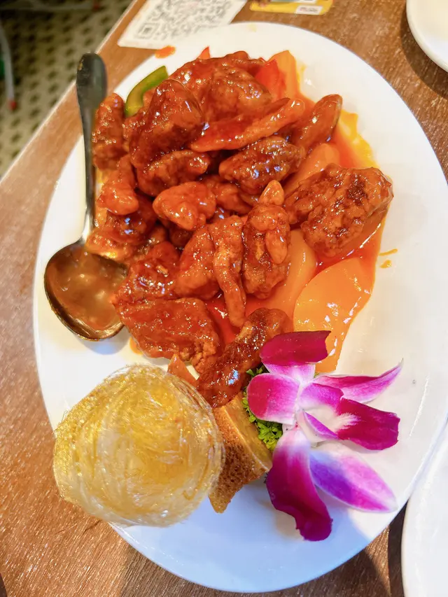 菠蘿拔絲咕嚕肉