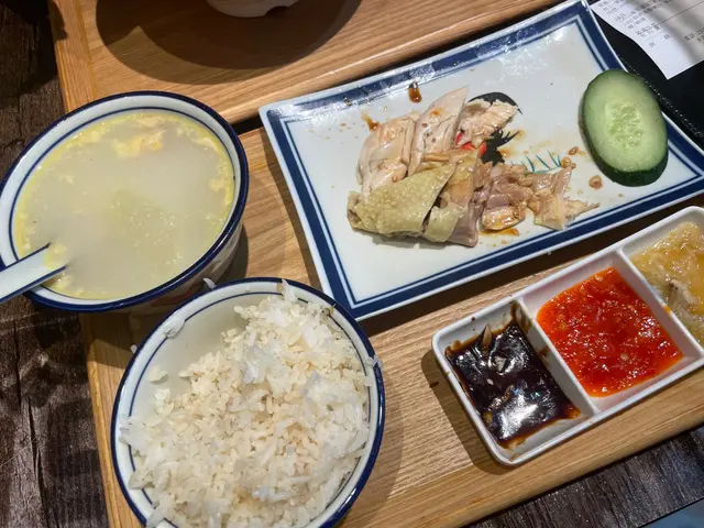 無骨海南雞飯