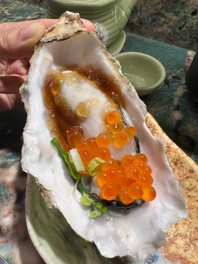 宮城蠔配三文魚籽