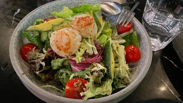 帶子牛油果沙律 