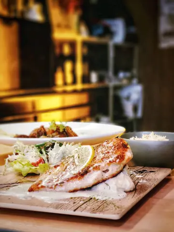 Chicken breast in lemon drill bechamel