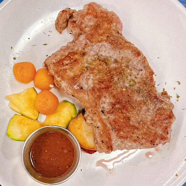 牛扒大大塊🥩,肉質都好軟嫩易入口!