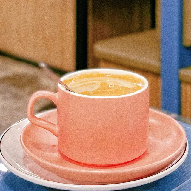 喺醒辰冰室嘆返杯咖啡就真係夠晒醒晨啦🤣咖啡香濃唔會太苦澀☕️都唔錯!