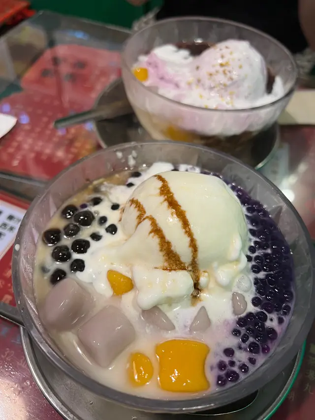 豆花底，揀咗香草雪糕，芋圓好食，其他中規中矩，食到最尾好漏