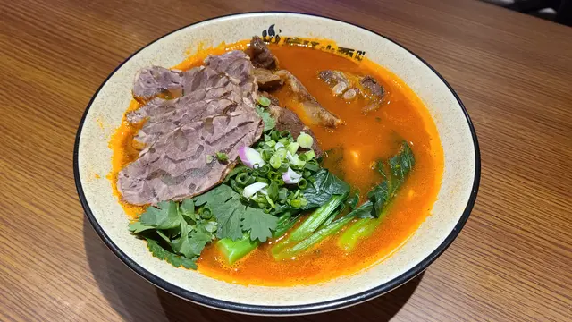 番茄牛肉麵 