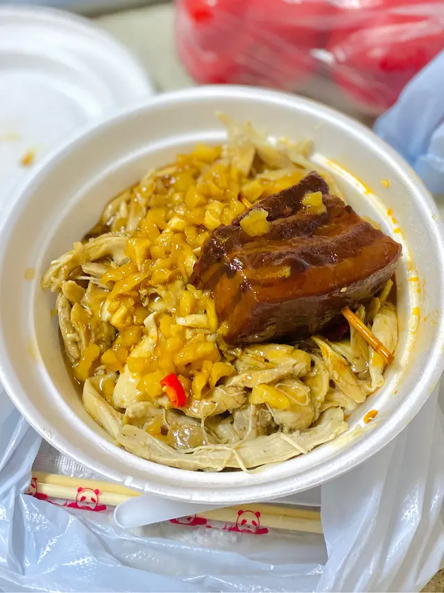 手撕雞東坡肉米線