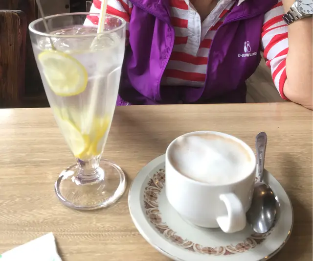 凍檸水及印度奶茶