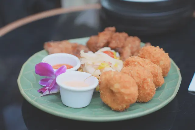 呢盤小食拼盤,一定要嗌👍🏻因為所有泰式嘅基本小食都有😋