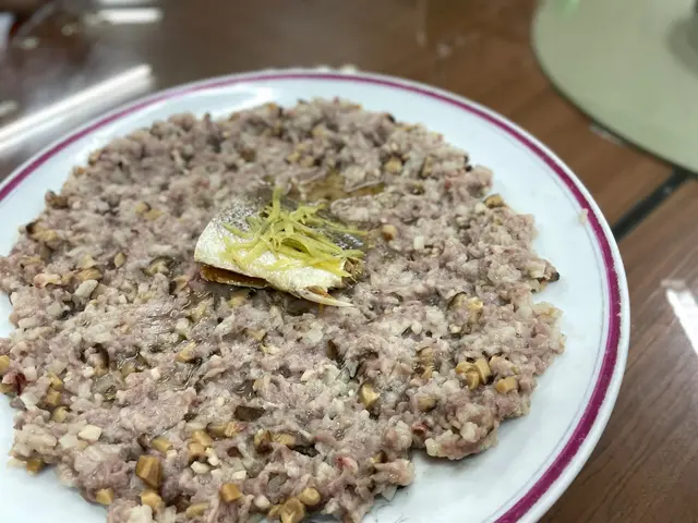 鹹魚蒸肉餅