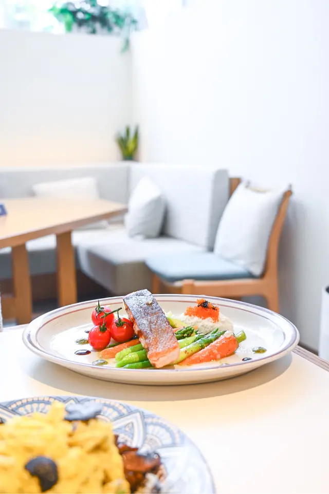 𝐆𝐫𝐢𝐥𝐥𝐞𝐝 𝐒𝐚𝐥𝐦𝐨𝐧 & 𝐂𝐫𝐚𝐛 𝐌𝐨𝐮𝐬𝐬𝐞