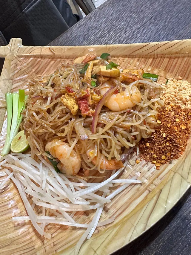 鮮蝦炒金邊粉