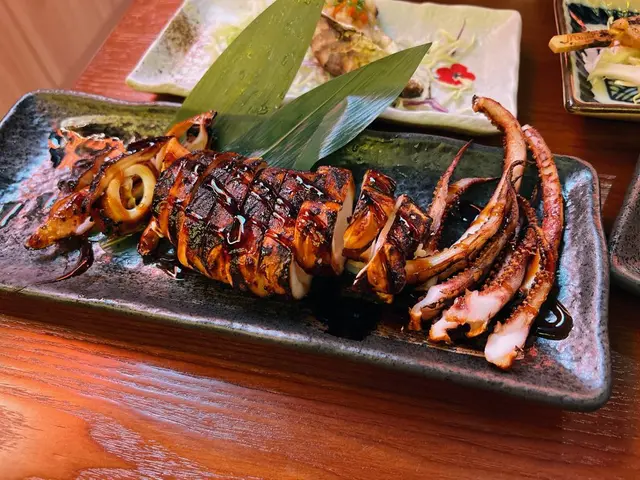 汁燒原隻魷魚筒