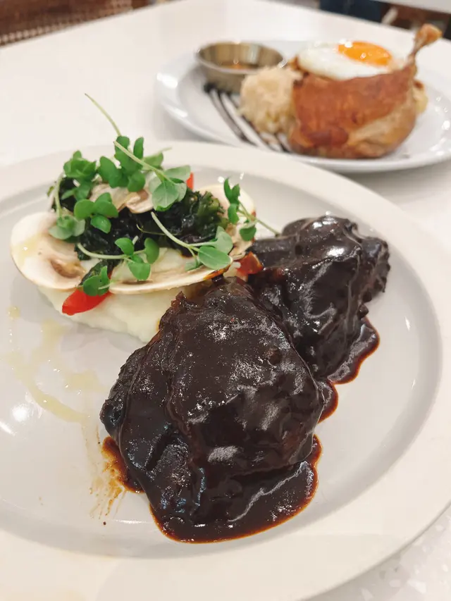 紅酒燉牛面 配薯蓉