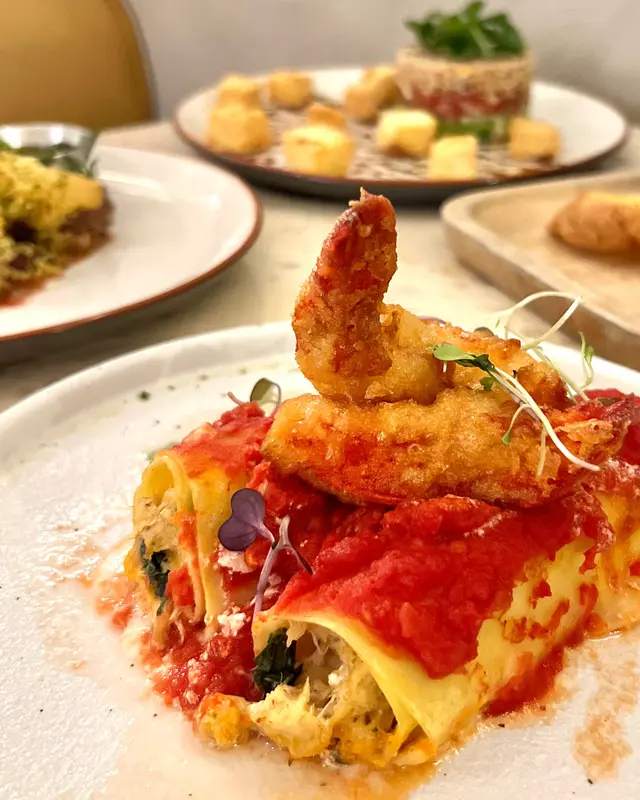 起司菠菜龍蝦蟹肉意粉卷 Cannelloni w/ Lobster, Crab Meat & Spinach HK$298