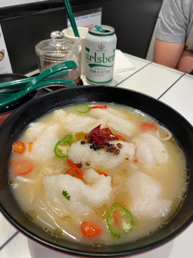 世一酸菜魚湯米線