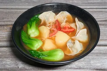 师傅手工水饺汤面