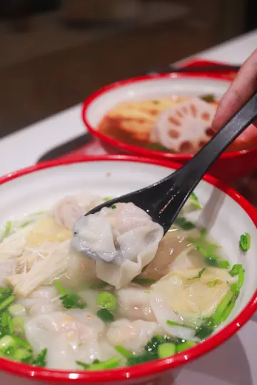 一口粟米豚肉云吞