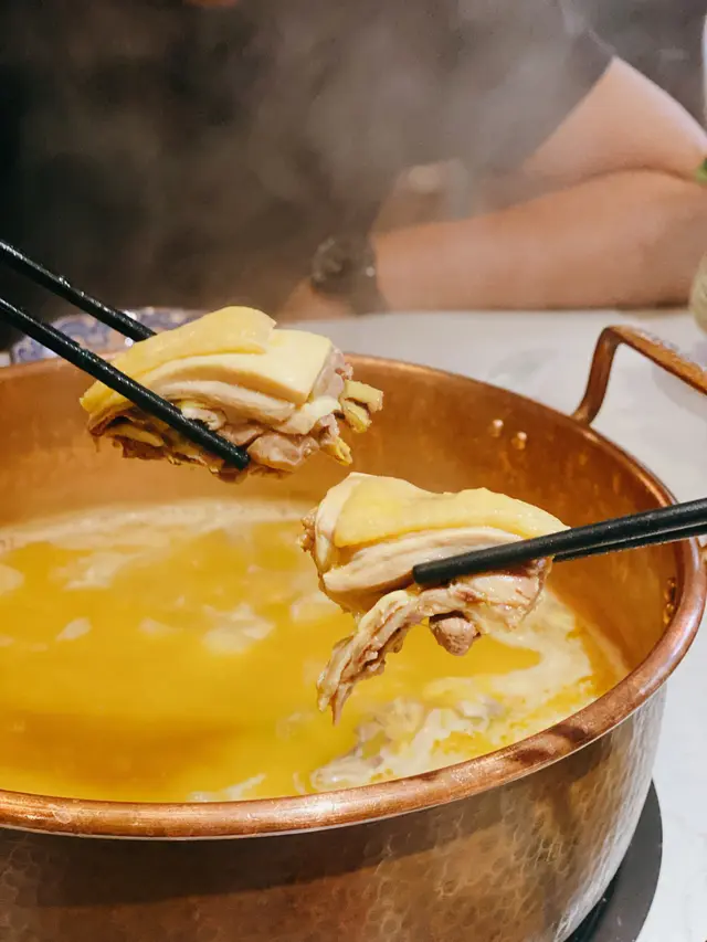 招牌花膠雞湯鍋