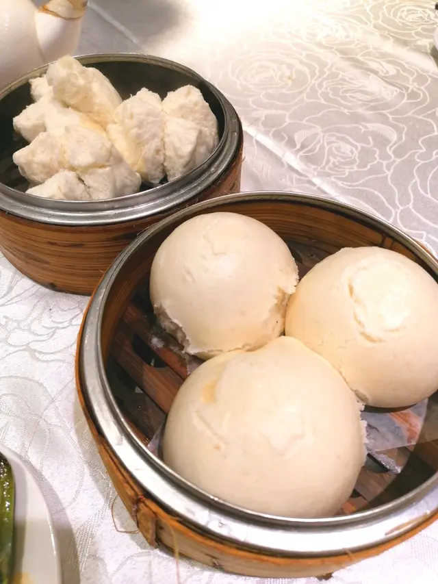 榮華白蓮蓉包
