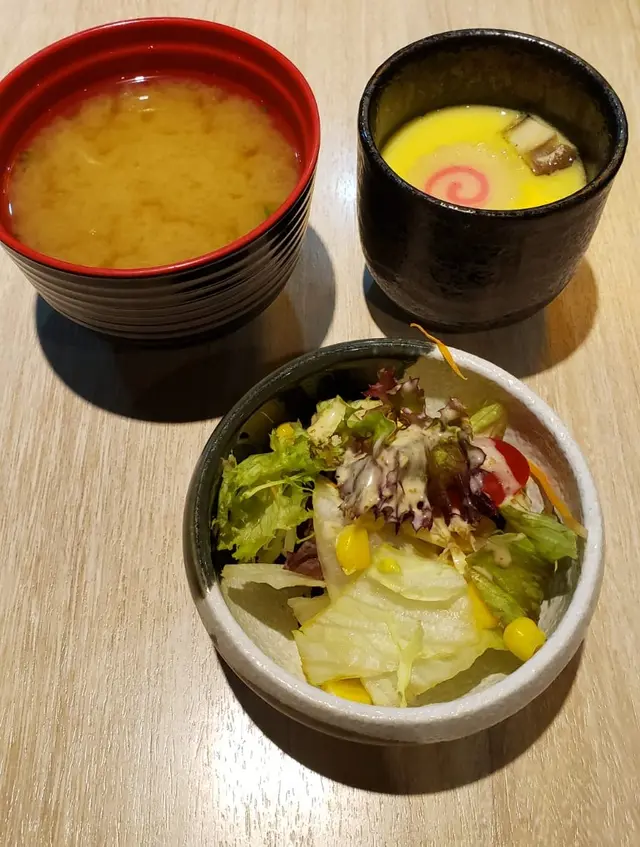 沙律、味噌湯、蒸蛋