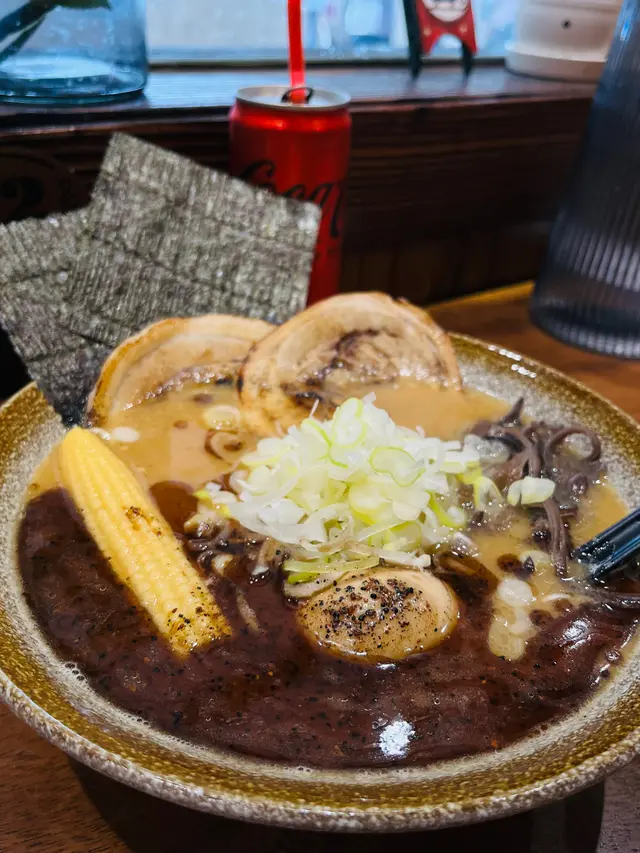 期問限定。黑蒜油味噌拉麵