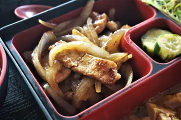 洋蔥薑燒鹿兒島豚西冷定食