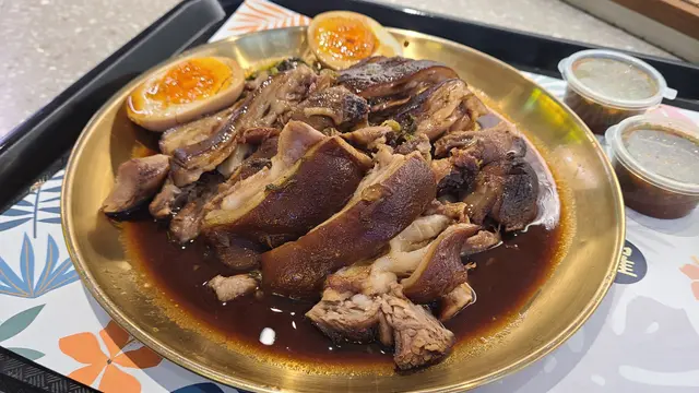 亞答慢煮豬手原隻