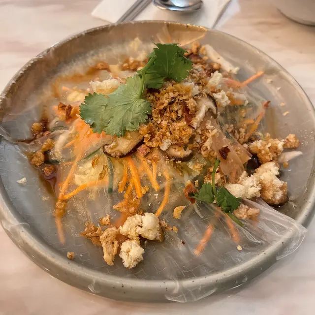 煙三文魚米紙沙律