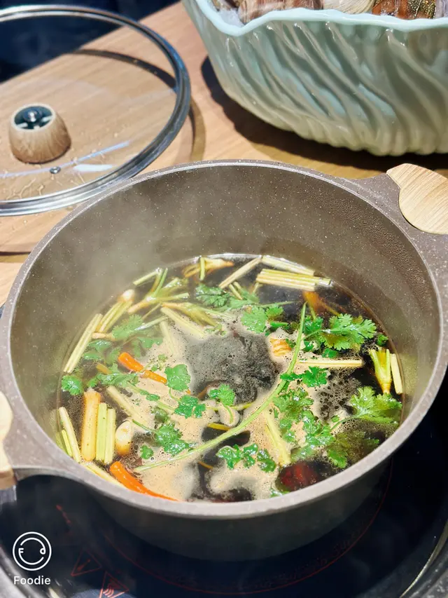 首創潮式滷水湯鍋