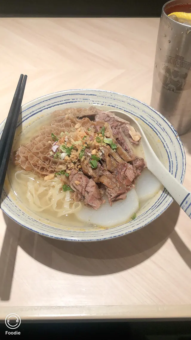 牛腩牛肚粗麵