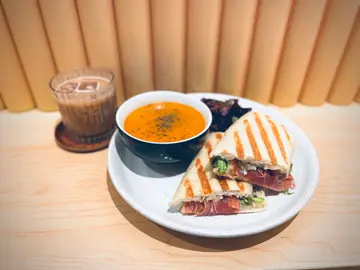 PARMA HAM & BRIE CHEESE PANINI W SOUP